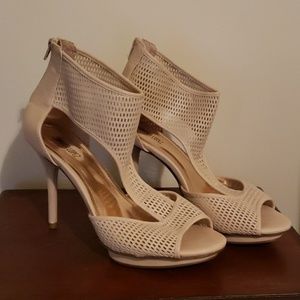 Jennifer Lopez heels